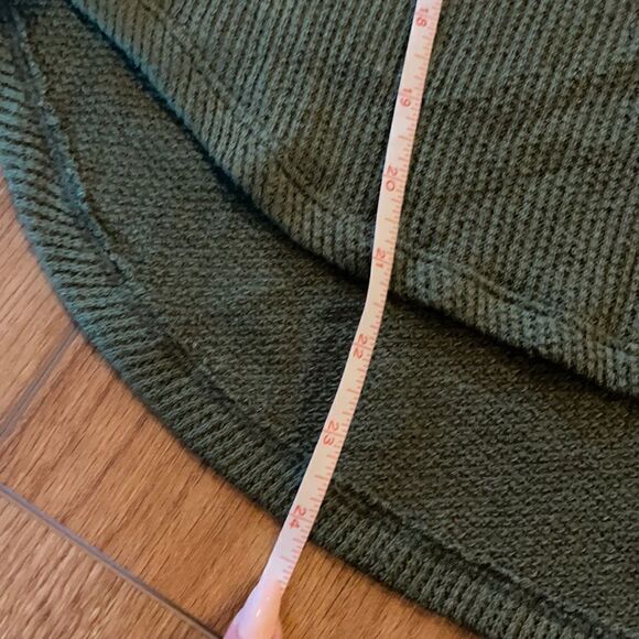 FRANCESCAS blue rain waffle balloon sleeve olive green top medium - Picture 8 of 9